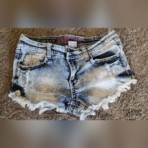 Hydraulic Embellished Short Shorts